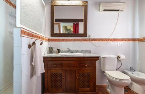 4 Bedroom Stunning Home In Guillena - Foto 23