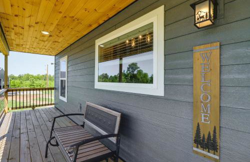 Arkansas Retreat with Deck, Fire Pit and Mtn Views! - Foto 24