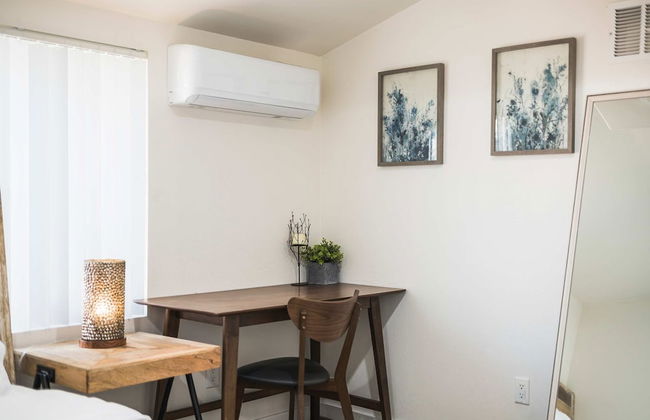 Charming Escape With Stylish Decor Outdoor Space - Foto 23