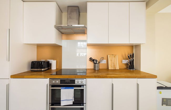 Salisbury Residences by Charles Hope - Photo 5