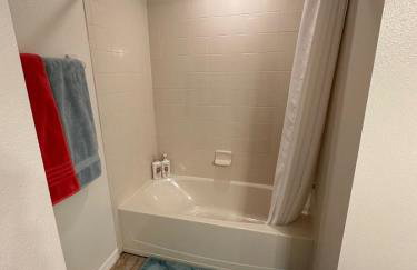 An Incredible Vacation Home with Saltwater Pool! - Foto 42