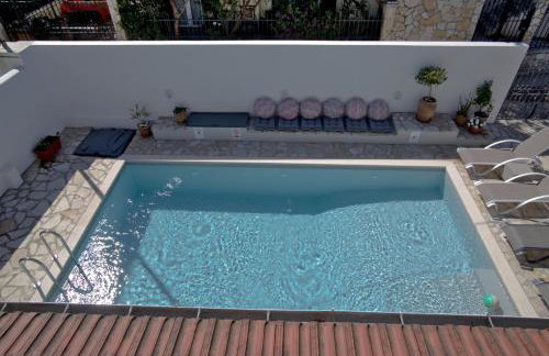 Nicola's Apartments - Photo 8