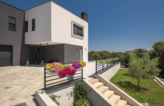 Apartment in Croatia Near Adriatic Coast - Photo 1