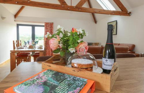 Swallows Nest - Photo 12