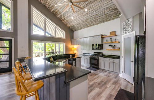 Outdoor Entertainment Space: Home in McQueeney - Foto 8