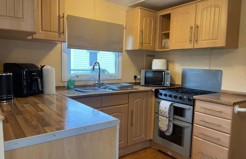 Caravan 5 by The River Severn, dog friendly, great for contractors, walkers and fishing on the river - Photo 5