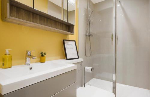 Designer Wandsworth flat -Hot Tub, PS5, Pool Table - Foto 16