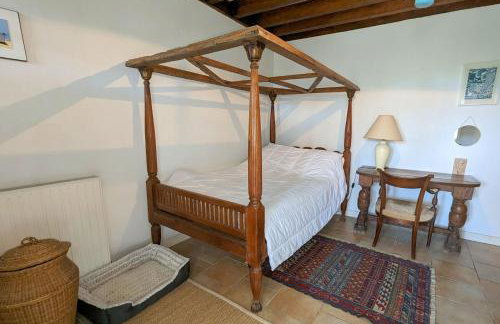 Rare pearl with garden facing the sea - Photo 12