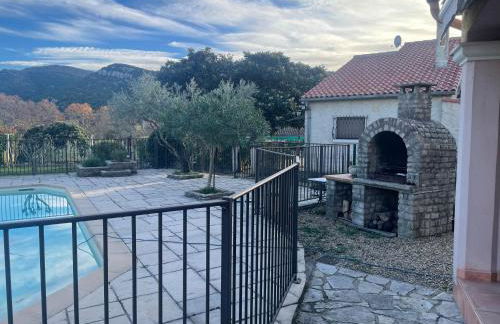 Maison avec piscine sécurisée au pied des Cévennes - Photo 9