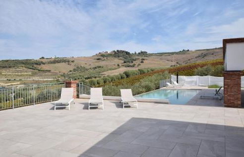 Cozy Home In Rodi Milici With Wifi - Foto 12