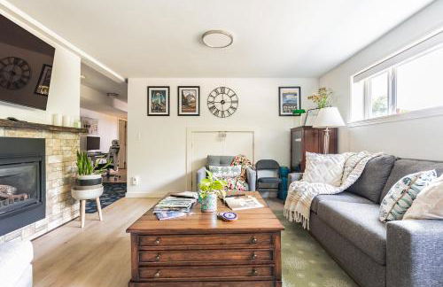 1400sf Cozy Retreat with Sound View, Garden & Privacy - Foto 4