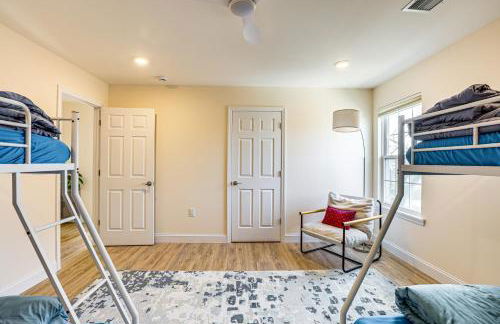 Walk to Keansburg Beach! Family Home with Pool - Foto 21