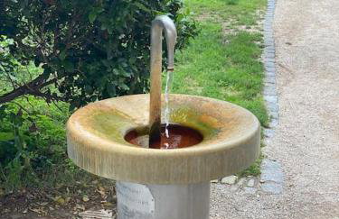 Skyline Appartement mit Pool and Netflix - Foto 23