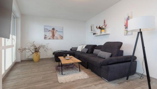 Nowa Flotylla 2-Bedroom Apartment with River and Port View by Noclegi Renters - Foto 4