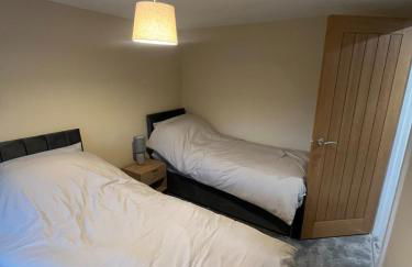 Cosy Cottage Hot Tub Sleeps 8 Log Fires - Foto 9