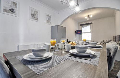 Beautiful Spacious four bedroom house with parking for 2 cars, 5 minute walk to southend station - Foto 6