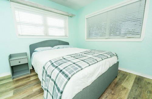 Cozy Beach Walk Home 3BR 2BA + Priv Yard + SmartTV - Foto 26