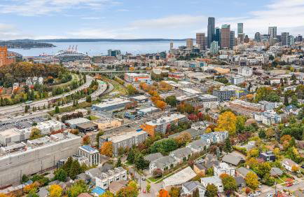 The Cloudbreak Townhome - 88 Walkscore! - Foto 12