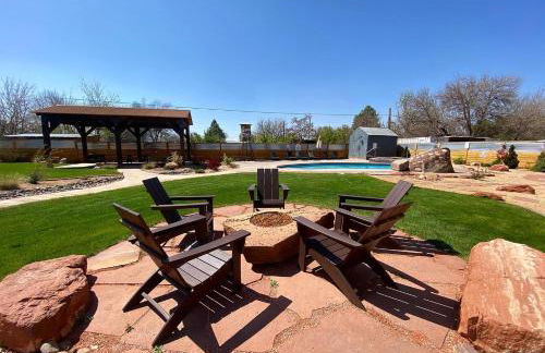 Timber & Tin H 2Bed 2Bath w Pool & Rooftop Deck - Foto 18