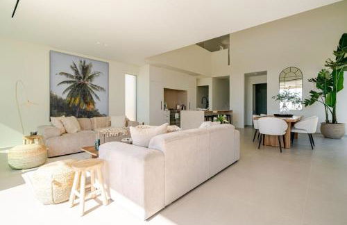 Modern Sea View Villa, Heated Pool,Rooftop Jacuzzi Outdoor Kitchen 12min faro Airport - Foto 31