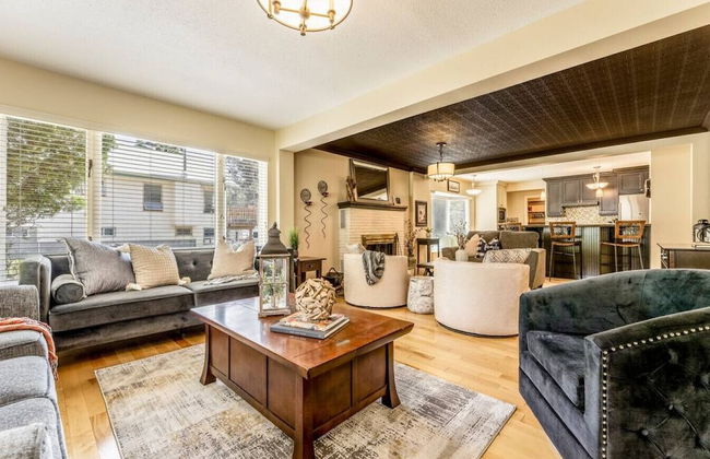 LUXURIOUS 5,500 sqft Home: 5 Br/5 Ba | PRIVATE Pool & Hot Tub | STEPS to Beach - Foto 21