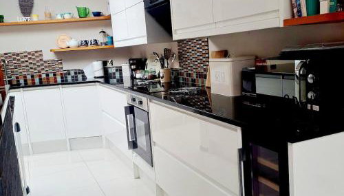 The Shutter House - Foto 2, stove, dishwasher, toaster