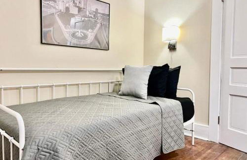 Amazing Sleeps 19 with 14 beds at Downtown Location - Foto 7