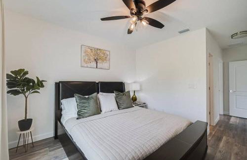 SW Florida Luxury Modern Retreat, King Bed Suite , Close to Beaches / Golfing / Fishing / Air Ports , 2023 Built - Foto 27