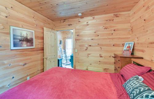 Near Snowmobiling Secluded Harmony Cabin with Deck! - Foto 11