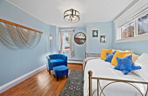 Coastal Red Farmhouse w/Firepit - Holiday Home - Foto 20