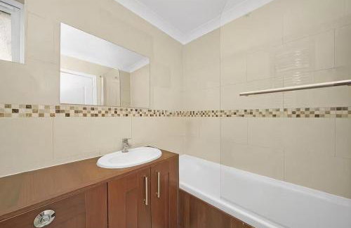 Spacious home in private estate - Foto 13