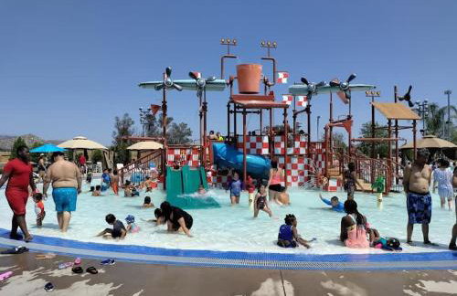 Entire Private Home with 5 Bedrooms 3 Bathrooms, 3000 sqft, Gated Yard, Garage, Nice View, Available Now - Foto 49