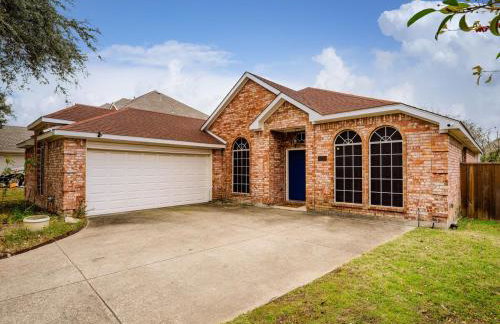 The Blue Door Oasis 4BR 2 BATH with 6 Beds Frisco with Arcade, Games, Office - Foto 24