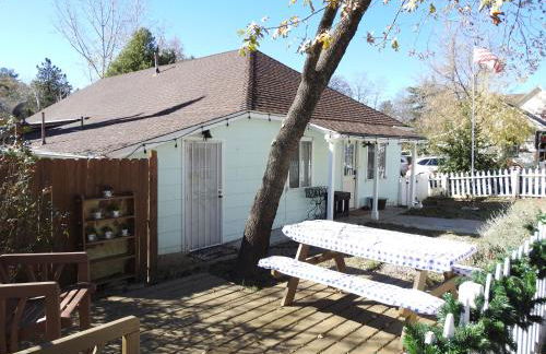 Miners Choice 3 Bedroom on Main St Bonus Rooms Sleeps up to 9 TV WIFI Piano - Foto 68