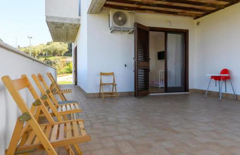 2 Bedroom Cozy Apartment In Moscufo - Foto 19