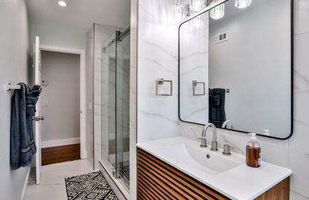 H&H Modern Lux 4BD 1 King Suite 3 Queen SoCal Disney - Foto 31