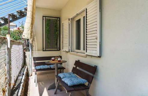 2 Bedroom Amazing Apartment In Split - Foto 1