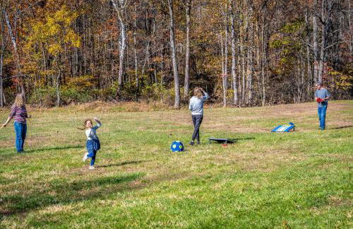 Overlook at Sleepy Creek -- Sleepy Creek Frontage, Secluded, Grill, Fire Pit, Deck, Family Friendly, Game Room, Fishing, Hammock, View, Fireplace - Foto 63