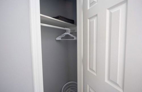 4 Min to Downtown - 11 to Elon - Washer and Dryer - Foto 30