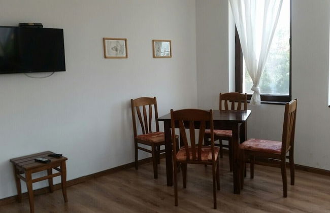 Remarkable 2-bed Apartment in Aleksandrovo - Photo 10