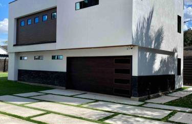 Secure Cozy Tiny Home Central Houston - Foto 2