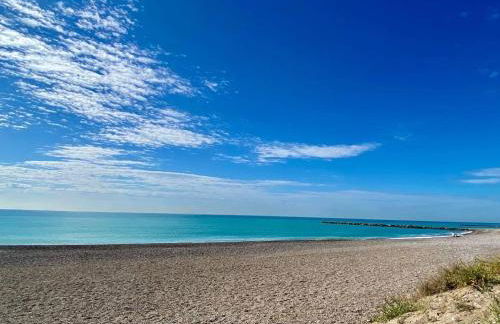 3 bedroom apartment with a terrace 50 steps from the Nules beach - Foto 1