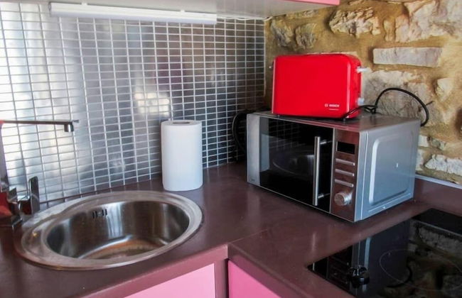 Antique Luxury Groundfloor Suite - Photo 7