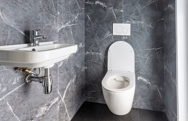 Chalet by Pond in Holiday Park - Photo 12