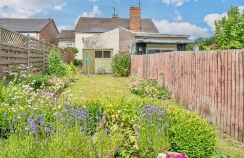 Chic 2-bedroom townhouse in vibrant Abergavenny - Foto 15