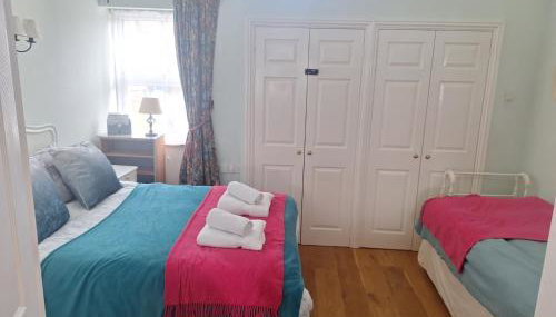 Mayeston Barn Holiday Home - Foto 2, towels, wardrobe