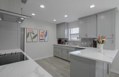 Vibrant Spacious Home w Private Pool and Jacuzzi - Foto 13