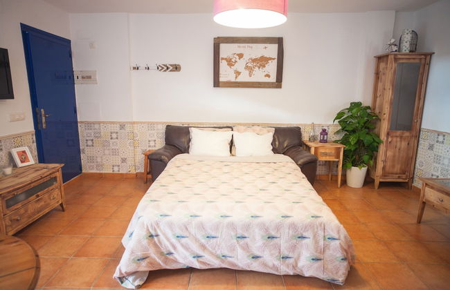 Beach House with garden - Photo 5