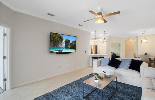 Gorgeous Lakefront Villa in Gran Paradiso - Seabird Villa - Photo 19