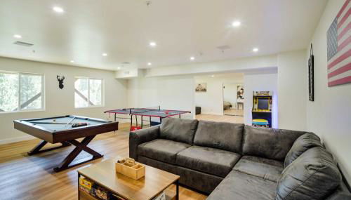 Lake Arrowhead Getaway with Decks and Game Room! - Foto 3